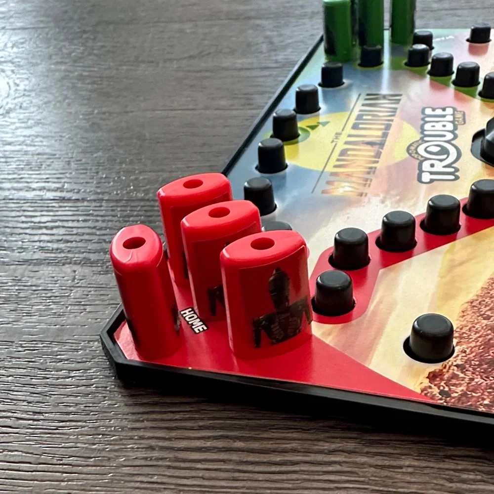 Hasbro‎ Star Wars Mandalorian Trouble Pop-o-Matic Family Board Game
